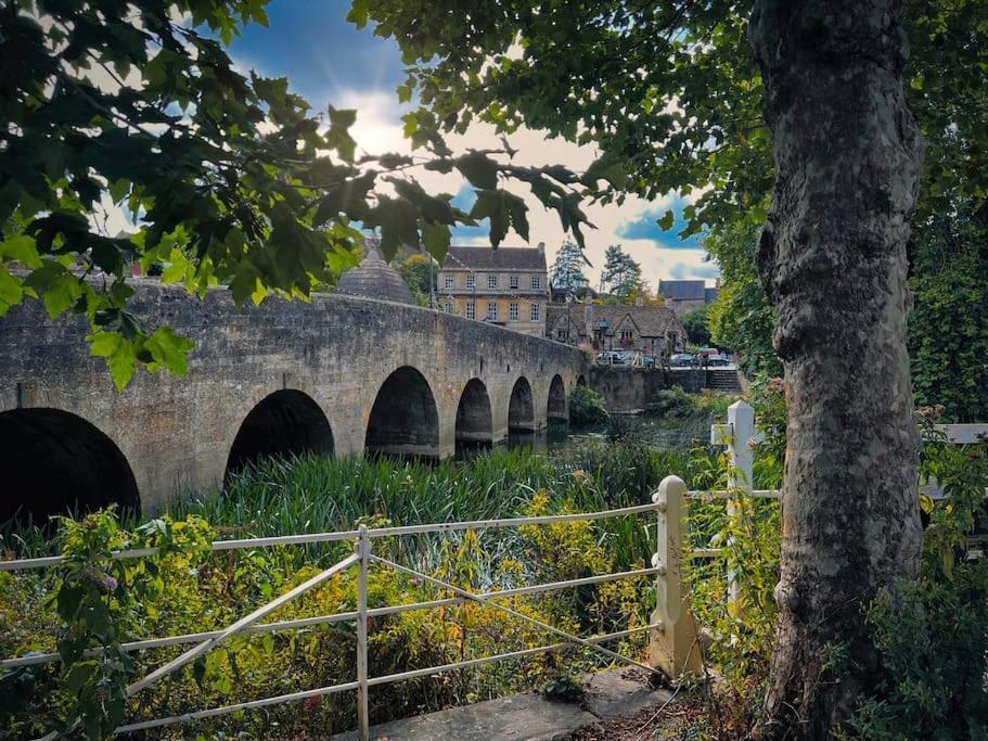 Period Apartment, Great Views, In Heart Of Town. Bradford-On-Avon Exterior foto